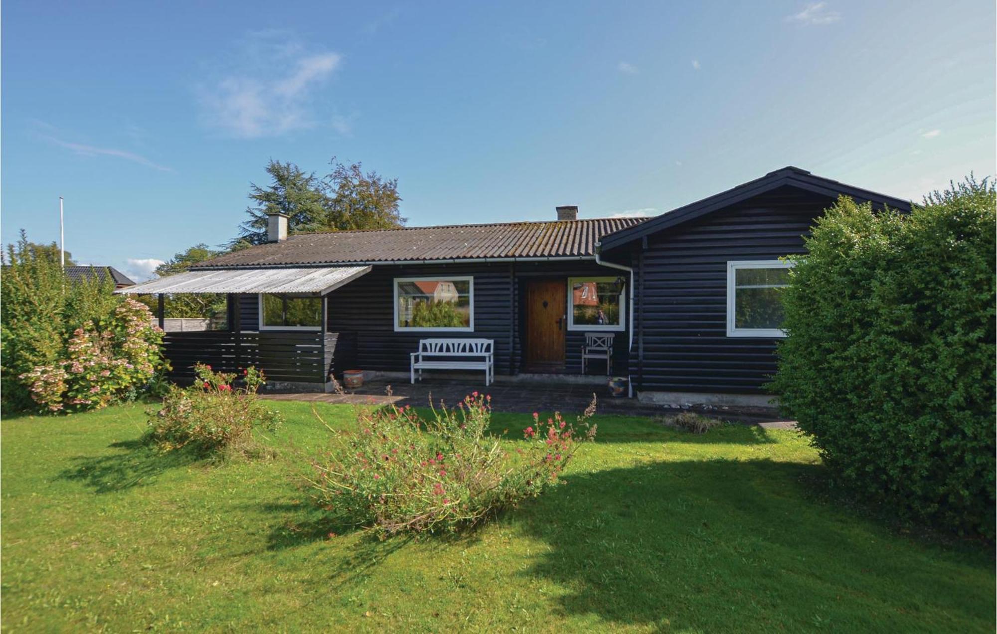 Stunning Home In Augustenborg With Kitchen Экстерьер фото